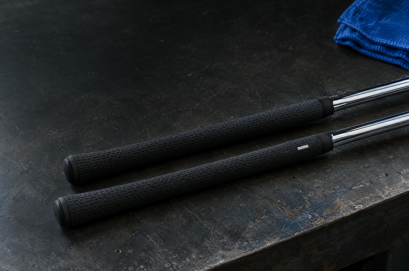 Editorial image for Golf grips: logo up or logo down